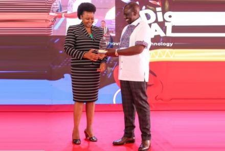 President William Ruto presents Financial Inclusion Award to WEE Hub's Prof Mary Kinoti